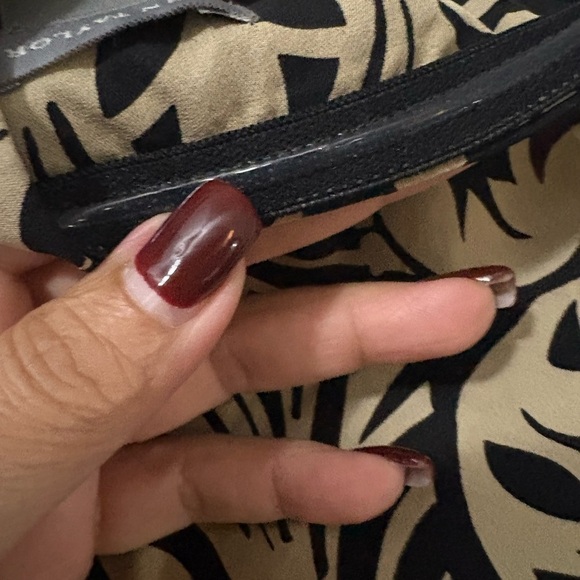 Beautiful 100% silk halter neck printed dress. Black, tan and cream color. - Picture 3 of 10